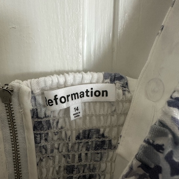 Reformation Linen Balia in Lupine - Picture 8 of 9